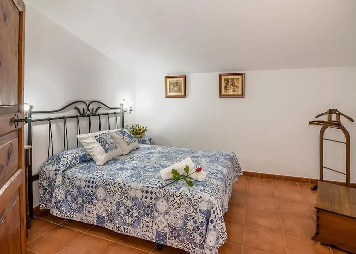 Casa Micolau